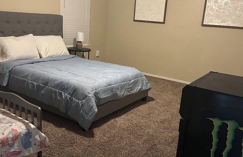 Fort Worth House | Spacious 4-bedroom house with WiFi and AC in cool Fort Worth