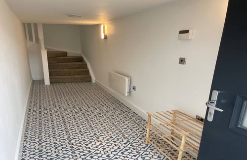 Rastrick Apartment | Cozy Studio in Brighouse
