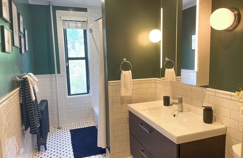 Boerum Hill House | Stunning 5-bedroom Boerum Hill House, with Rose Garden Terrace and X-Large Deck