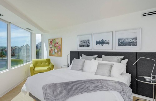 Inner Harbour Condo | Best View of Victoria! – Views, Views, Views!