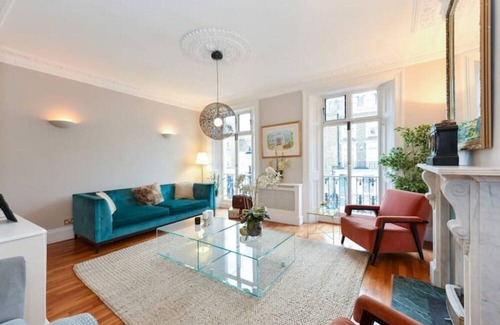 Brompton & Hans Town House | Elegant 5-Bedroom Retreat in Knightsbridge