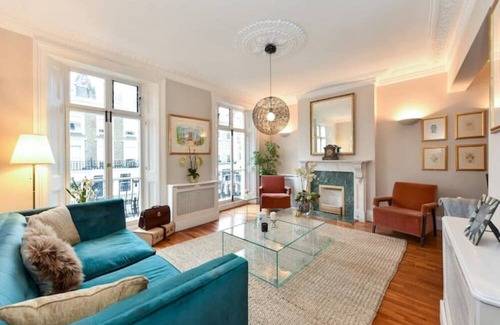 Brompton & Hans Town House | Elegant 5-Bedroom Retreat in Knightsbridge