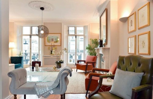 Brompton & Hans Town House | Elegant 5-Bedroom Retreat in Knightsbridge