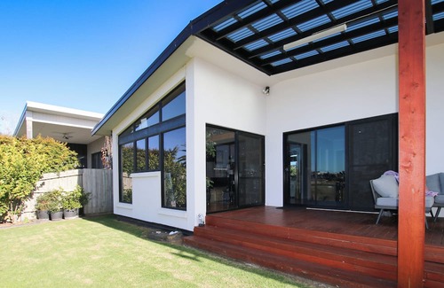 Warrnambool House | Welcome to 'The Wetlands' Warrnambool