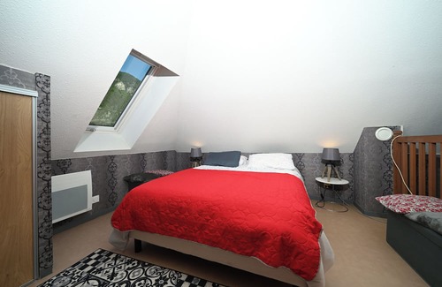 Vielle-Aure Apartment | Apartment 'Vielle Aure Le 2 Bers' with Mountain View and Wi-Fi