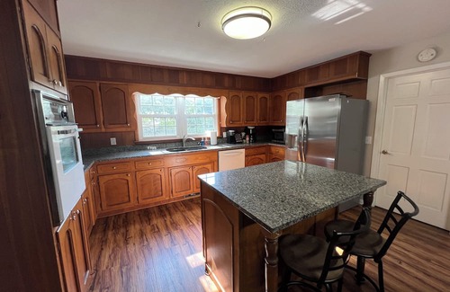 Arab House | Spacious 4 bedroom 3 fullbath home <10 mi to Guntersville Lake, 20 mi to Cullman