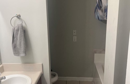 Smyrna House | Cozy 4-bedroom house in wonderful Smyrna with WiFi, AC