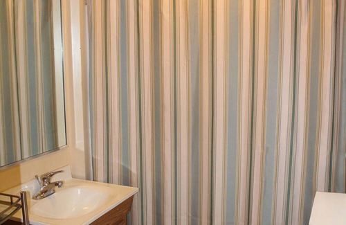 Oshkosh House | Cozy home in downtown Oshkosh