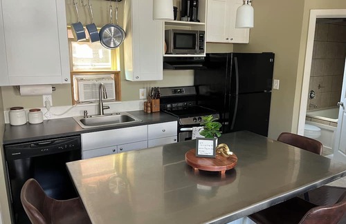 Coeur d'Alene Cottage | Cute cottage in the heart of it all
