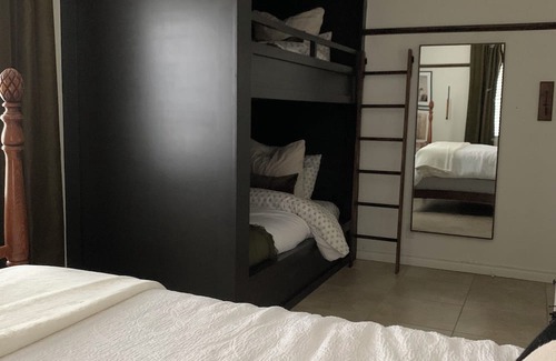 Norco House | Private 2-bedroom guest house with AC, fitness area, WiFi in lovely Norco
