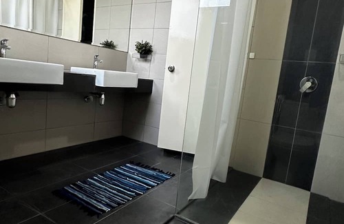 Cyberjaya House | Self Check in Homestay Room 2, Y5 Netflix Parking Coway
