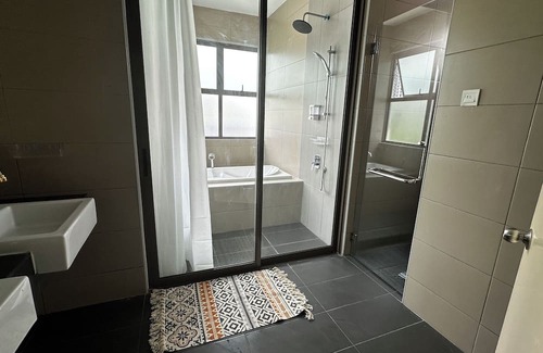 Cyberjaya House | Self Check in Homestay Room 1, Y5 Netflix Parking Coway