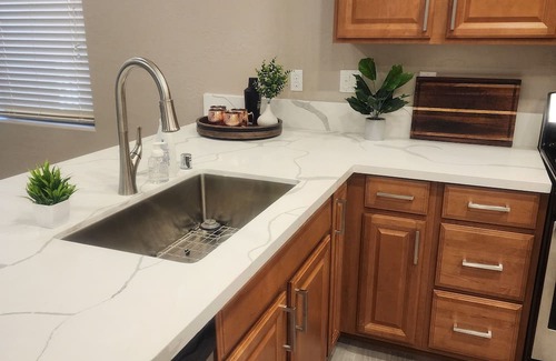 Midway House | 3-bedroom house in fabulous Henderson with AC, WiFi