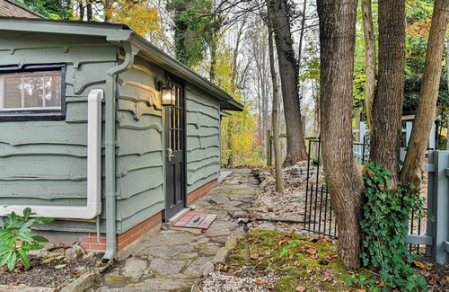 Hendersonville Cottage | Cozy mountain cottage with screen porch & dog-friendly fenced yard