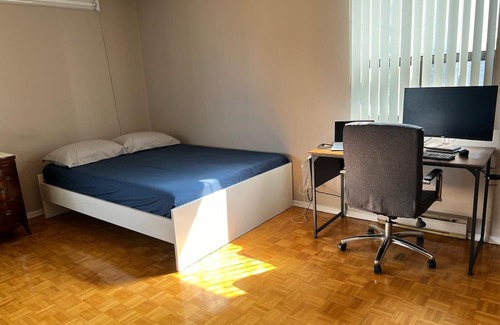 North York Apartment | Lively area, cozy home - 1 min walk to Subway, Mall, Eateries