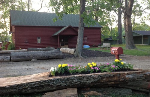 Columbia City RV Rental | Tranquil campground with WiFi in Columbia City