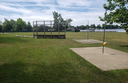 Columbia City RV Rental | Tranquil campground with WiFi in Columbia City