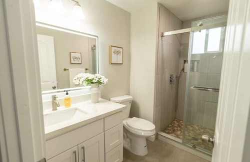 Parkland Bed & Breakfast | Room with Queen Bed in Tacoma