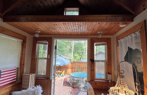 Sapphire Cabin | Awesome mini cabin & loft all wood hike to waterfalls! Hottub Tree swing Firepit
