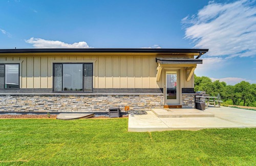 Johnstown House | NOCO Johnstown Lake Retreat w/Shared Dock!