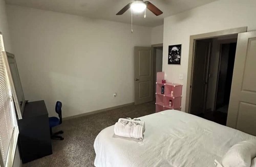 Central Oklahoma City Apartment | Clean & simple 1 bdrm 5 mins from OKC intl airport