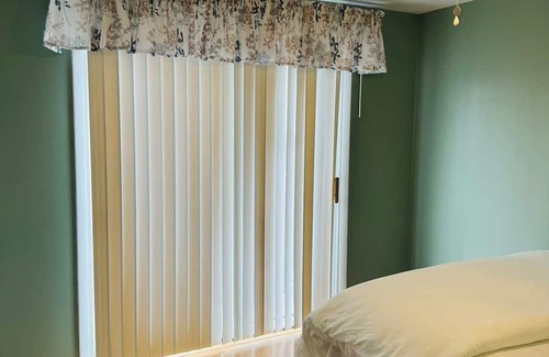 Cheektowaga Apartment | Great location 2 minutes away from Buffalo Niagara International Airport