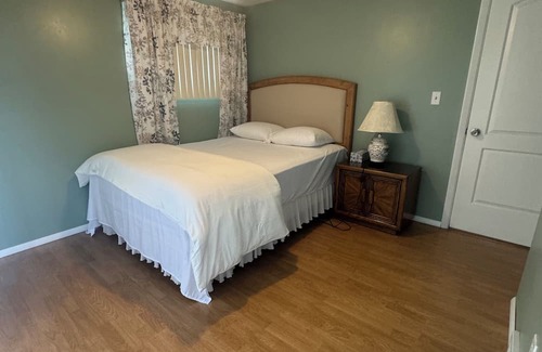 Cheektowaga Apartment | Great location 2 minutes away from Buffalo Niagara International Airport