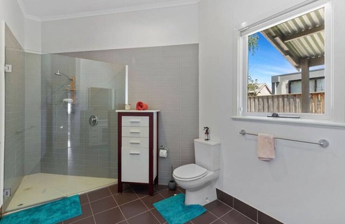 Newtown House | Charming Two-Bedroom Cottage Retreat in Geelong