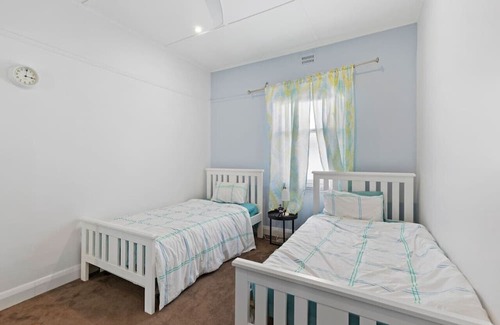 Newtown House | Charming Two-Bedroom Cottage Retreat in Geelong