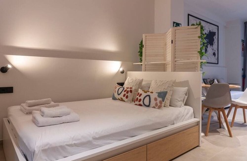 Montolivet Apartment | Designer Studio near Ruzafa