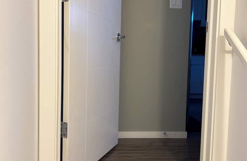 Lethbridge House | Cozy, safe, quiet suite less than 5 mins away from Uni. of Lethbridge
