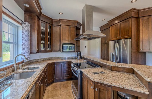 Petite-Riviere-Saint-Francois Apartment | A beautiful 2bed Apt #1 in a house