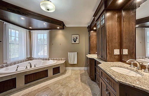 Petite-Riviere-Saint-Francois Apartment | A beautiful 2bed Apt #1 in a house