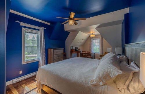 Petite-Riviere-Saint-Francois Apartment | A beautiful 2bed Apt #1 in a house