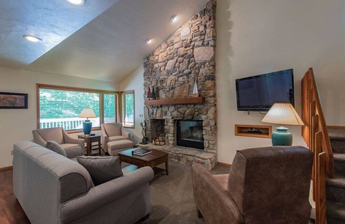 Baileys Harbor Condo | Elegant 2BR Condo with Lake View, Balcony, and Fireplace
