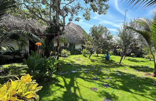 El Paredon House | Iguanas Bungalow /private bathroom and pool! AZURA