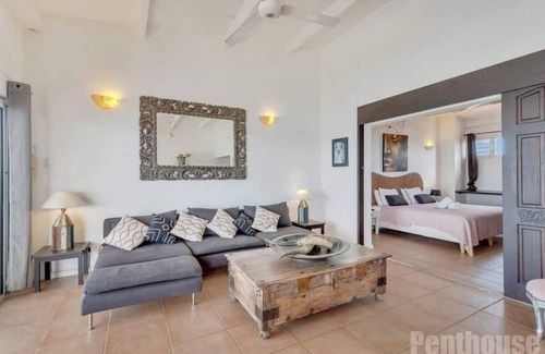 Playa Pabou Apartment | Bonaire Oceanfront Penthouse - 1 bedroom apartment with stunning view and huge balcony.