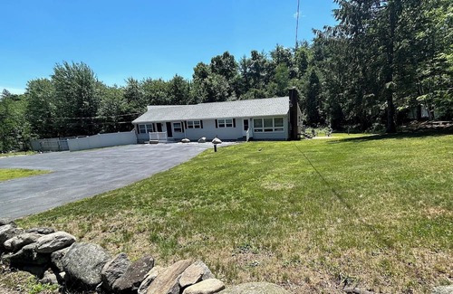 Windham House | One Bedroom in Windham, NH