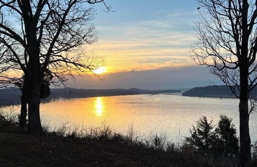 Golconda House | Cozy Cottage on the Bluffs over the Ohio River