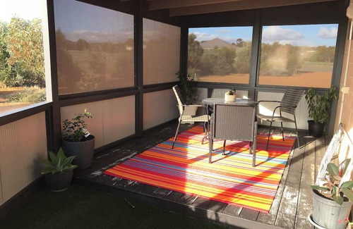 Waggrakine Apartment | Sunset Haven Private & Relaxing Retreat in Rural Location 10mins from the city.