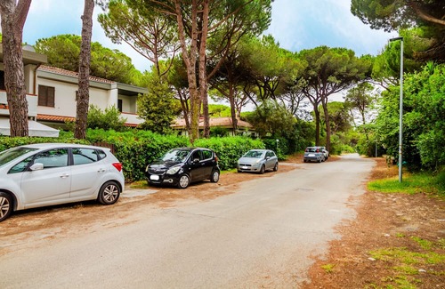 Principina a Mare Apartment | Apartment 'Via Dell'anguilla' with Private Terrace, Private Garden and Balcony