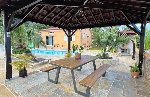 Sainte-Rose House | Le Volcan - Swimming pool and barbecue