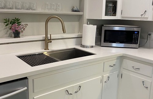 DeLand House | Two Bedroom, One Bath Home in Quiet Neighborhood