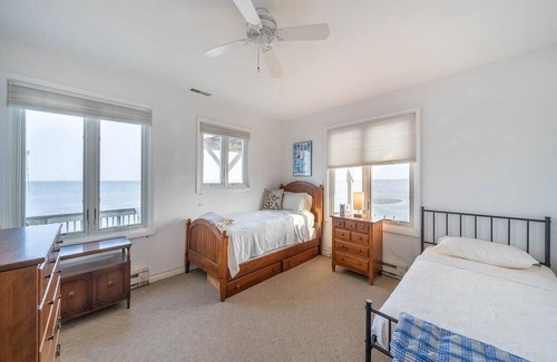 Green Creek House | Stunning View, Villa on the Beach