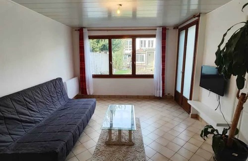 Noisy-le-Grand House | Homerez - House in Noisy-le-Grand