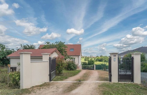 Brout-Vernet House | Large designer country house - free parking