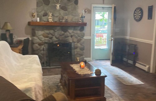 Moultonborough Cottage | Charming 3-bedroom cottage in superb Moultonborough with AC, WiFi