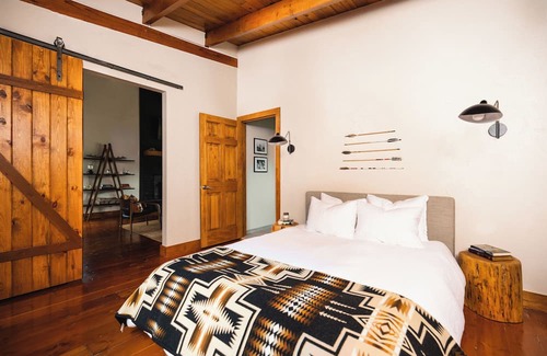 Heeney Cabin | Cozy 2-bedroom cabin in Heeney with lake access and stellar deck views