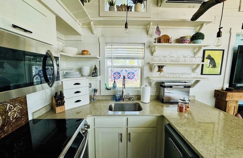 Austin House | Tiny Home with Enchanted Garden