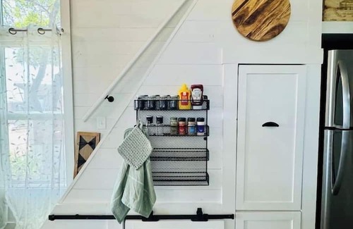 Austin House | Tiny Home with Enchanted Garden